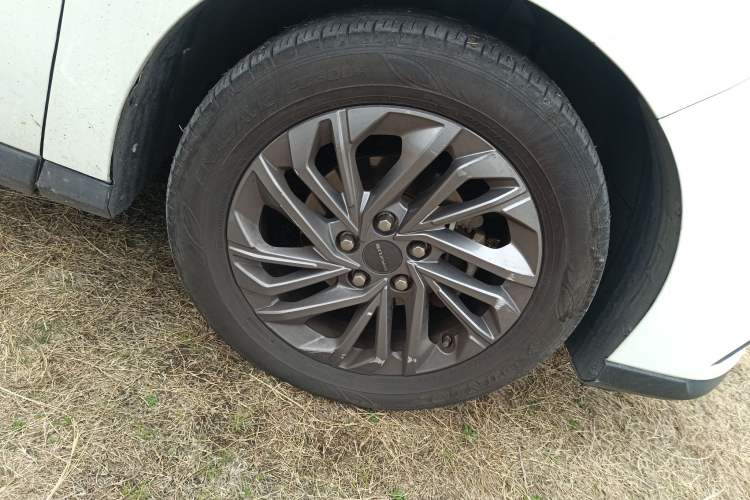 Used SAIC MAXUS EUNIQ 5 2020 1.3T PLUG-IN Luxury Edition
