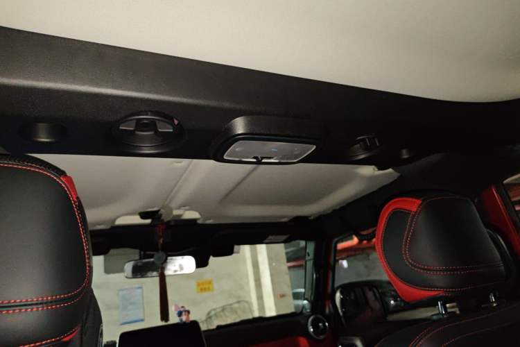 Used BAIC Off-Road BJ40 2023 2.0D Automatic Four-Wheel Drive Blade Hero Edition Adventurer Type Headliner