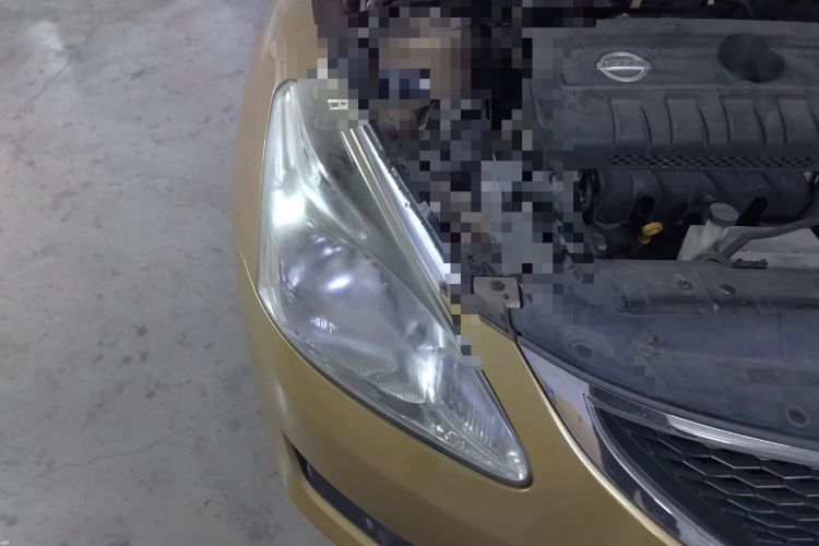Used Nissan Tiida 2011 1.6L CVT Smart Version Right Front Headlight