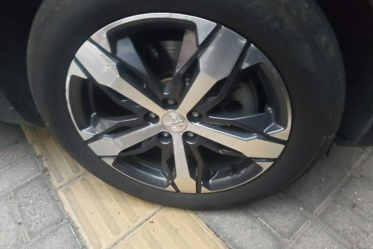 Used Peugeot 4008 2018 380THP Elite Edition Right Front Wheel Hub