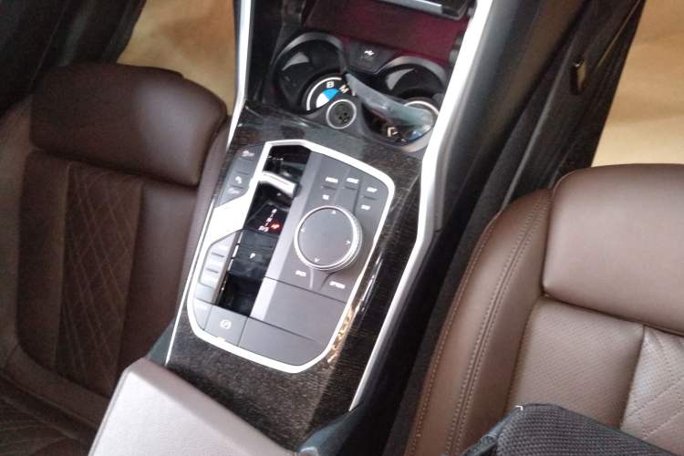 Used BMW 3 Series 2023 325Li M Sport Package Gear Lever