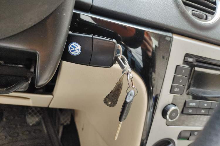 Used Volkswagen Lavida 2011 1.6L Manual - Premium Edition Vehicle Key