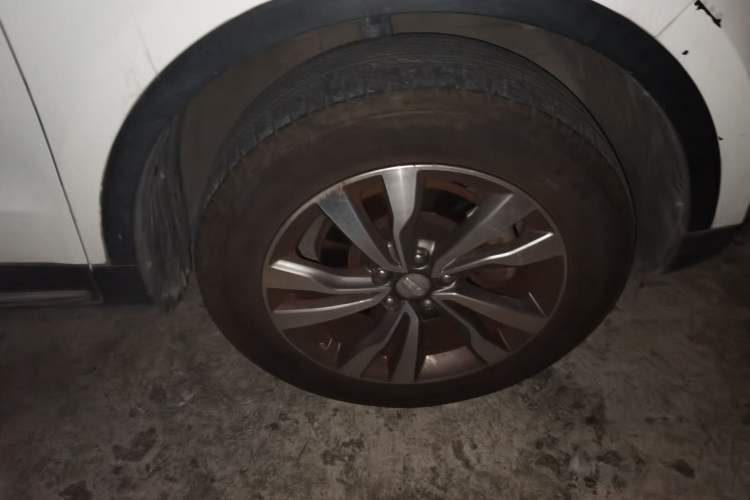 Used Geely Auto Emgrand X7 Sport 2016 1.8TD Automatic ZhiShang Model Right Front Wheel Hub