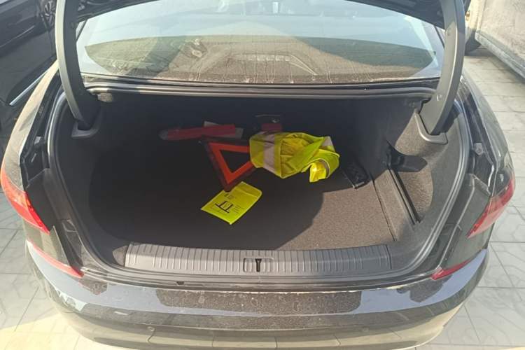 Used Volkswagen Passat 2026 Model, Outstanding 380TSI Longteng Edition Trunk