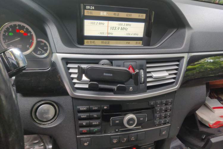 Used Mercedes-Benz E-Class 2009 E 300 Fashion Model Audio And AC Panel