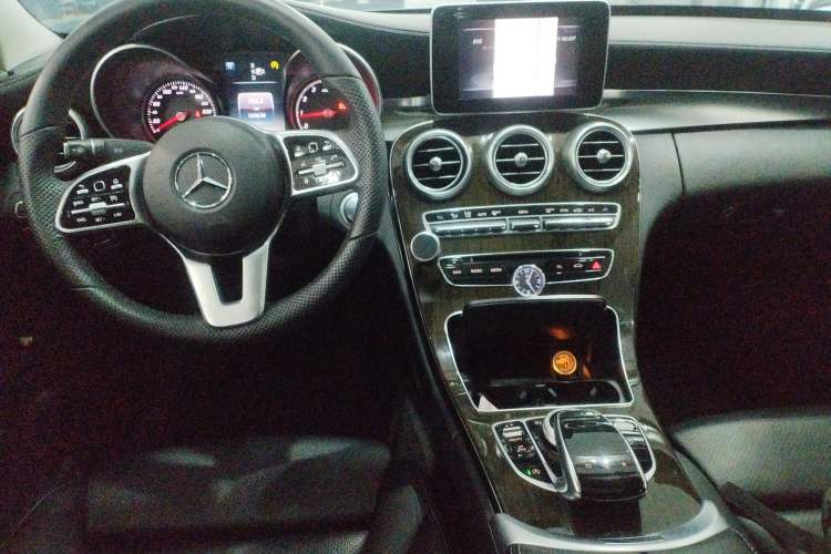 Used Mercedes-Benz C-Class 2015 Facelift C 180 L