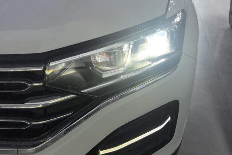 Used Volkswagen Tayron 2022 330TSI Two-Wheel Drive Luxury Smart Connectivity Version
