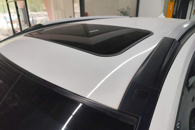 Used Haval M6 2021 PLUS 1.5T DCT Luxury Smart Connectivity Model Roof