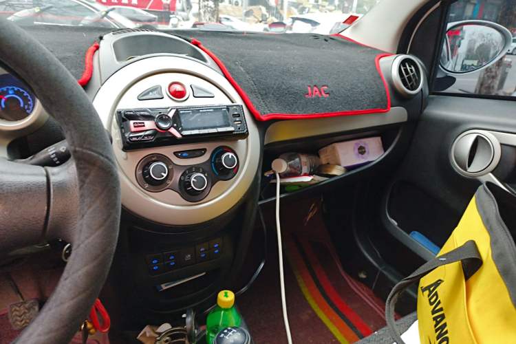 Used JAC Group Yueyue 2012 CROSS 1.0L Comfort Model
