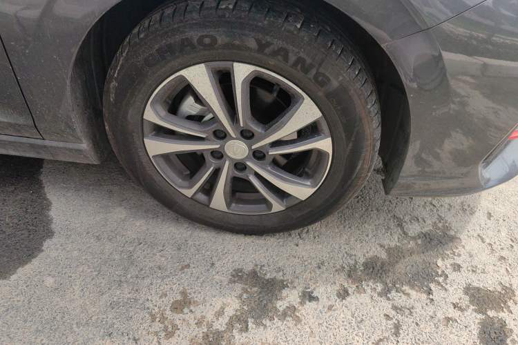 Used CHANGAN Eado 2023 Changan Edition PLUS Blue Whale NE 1.4T GDI DCT Prestige Version Right Front Wheel Hub