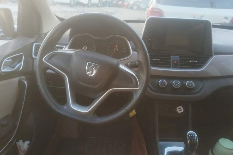 Used Baojun 310W 2017 1.5L Manual Comfort Version China V Steering Wheel