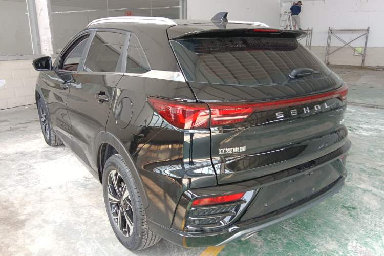 Used SOL QX 2021 300T DCT Prestige Smart Connectivity Version Rear Left 45 Deg