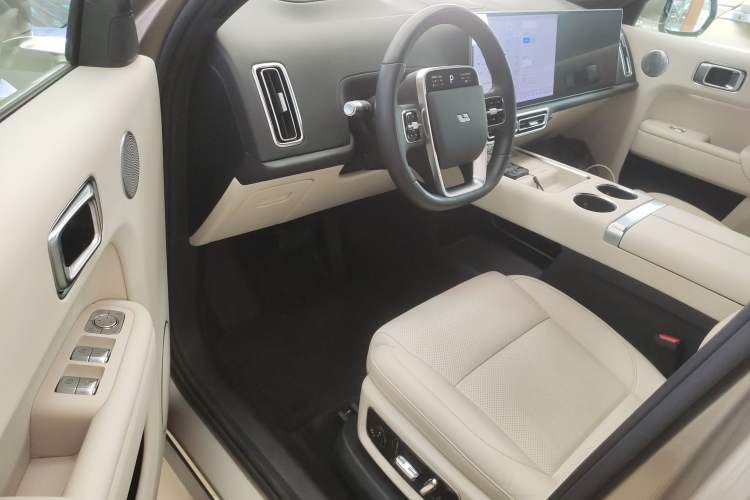 Used Li Auto L8 2024 Ultra Model
