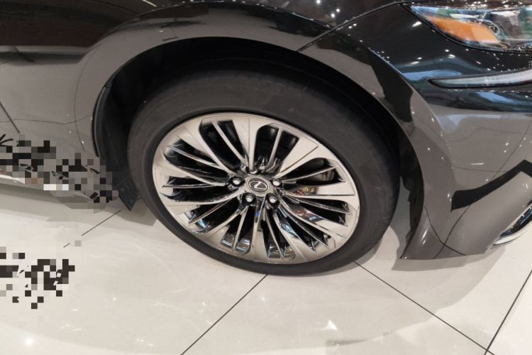 Used Lexus LS 2020 500h Executive Version China VI Standard Right Front Wheel Hub