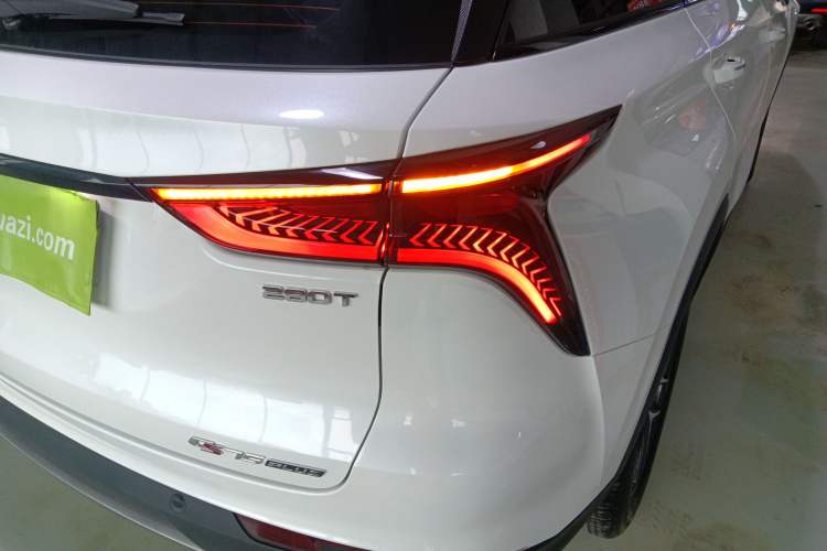 Used CHANGAN CS75 PLUS 2022 Classic Edition 1.5T Automatic Pioneer Model Right Rear Taillight