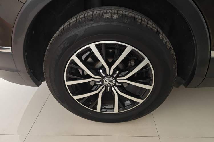 Used Volkswagen Tiguan L 2018 330TSI Automatic Two-Wheel Drive Luxury Edition