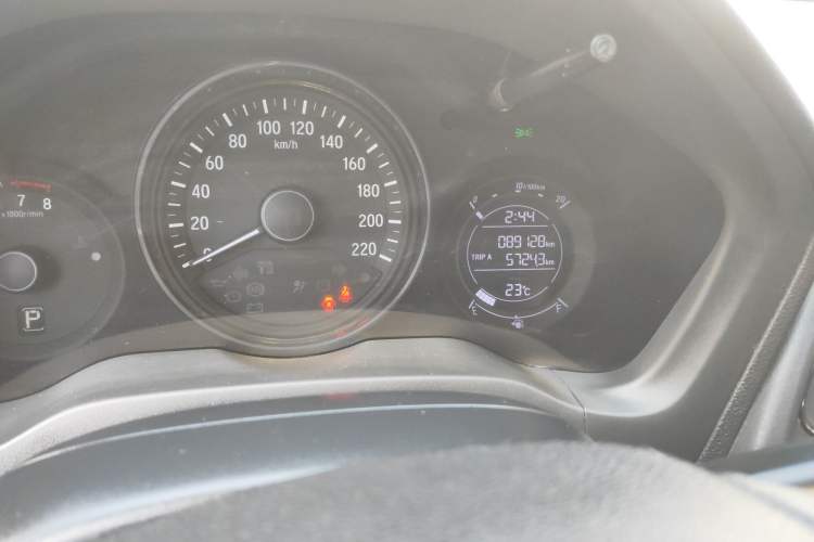 Used Honda Vezel 2017 1.5L CVT 2WD Comfort Model Odometer Close Up