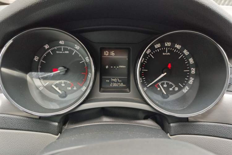 Used Skoda Superb 2013 1.4TSI Manual Shengshi Edition Instrument Cluster