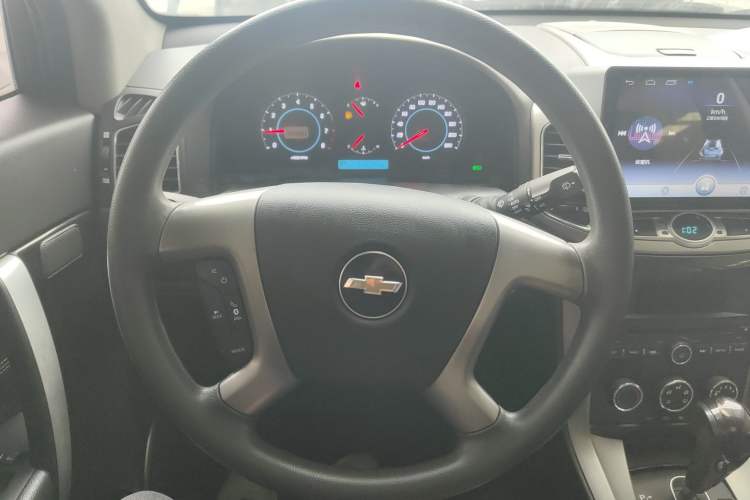 Used Chevrolet Captiva 2014 2.4L Two-Wheel Drive Urban Version 7 Seats Steering Wheel