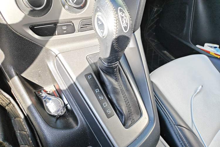 Used Ford Focus 2012 Hatchback 1.6L Automatic Comfort Model Gear Lever