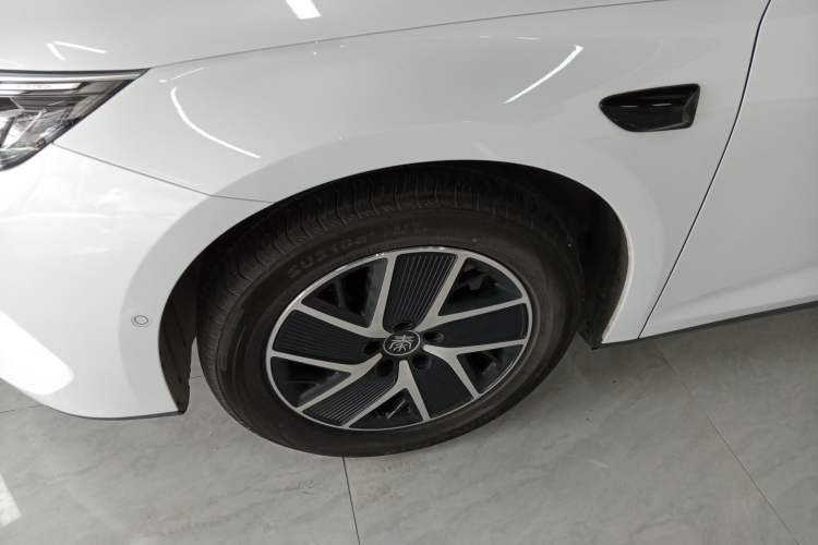 Used BYD Qin L 2025 DM-i Smart Drive 120KM Superior Model
