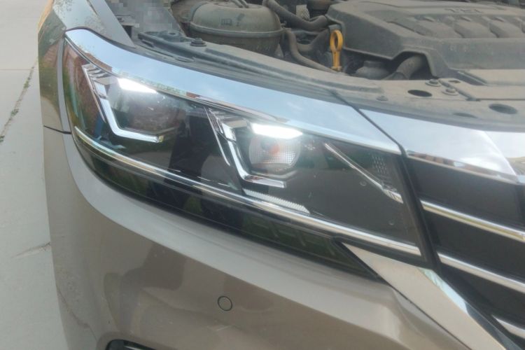 Used Volkswagen Passat 2020 330TSI Elite Edition China VI Right Front Headlight