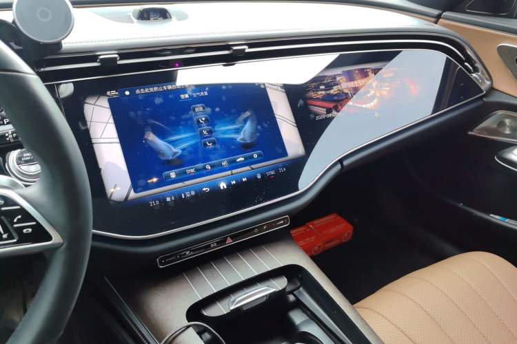 Used Mercedes-Benz E-Class 2024 E 300 L Luxury Model Audio And AC Panel