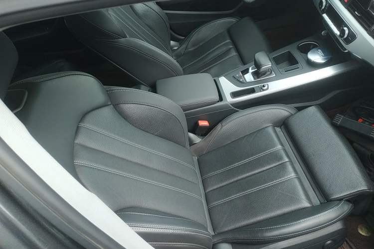 Used Audi A4L 2022 40 TFSI Fashion Dynamic Model
