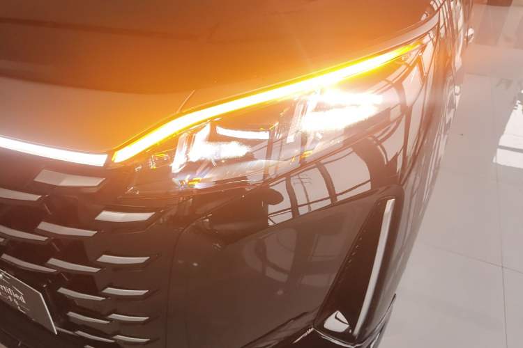 Used BYD Xia 2025 DM-i 1.5T 180km Beyond Edition
