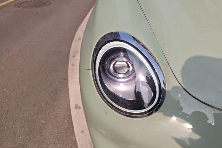 Used ORA Good Cat 2022 Morandi Edition 400km Standard Range Luxury Version Lithium Iron Phosphate