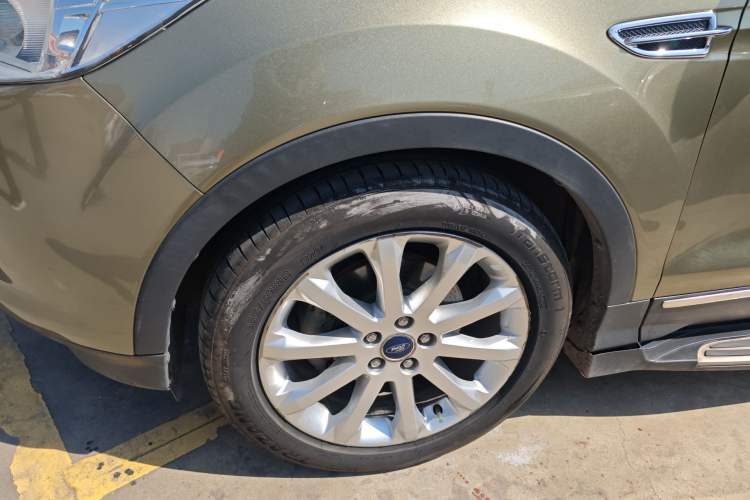 Used Ford Kuga 2015 1.5L GTDi Two-Wheel Drive Fashion Edition Left Front Wheel Hub