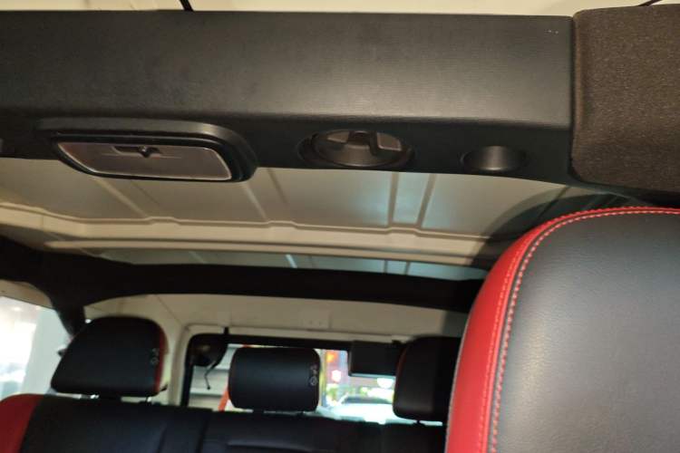 Used BAIC Off-Road BJ40 2017 40L 2.3T Automatic All-Wheel Drive Ring of the Tower Champion Edition
