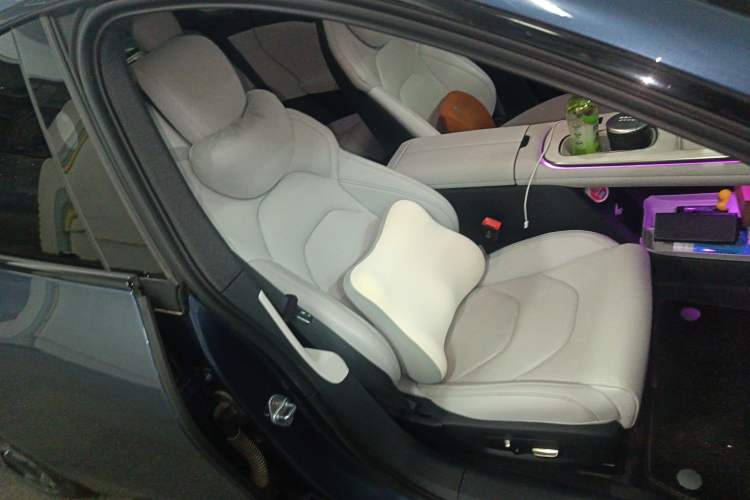 Used Xiaomi Auto SU7 2024 Rear-Drive Long-Range Intelligent Driving Version Right Front Seat