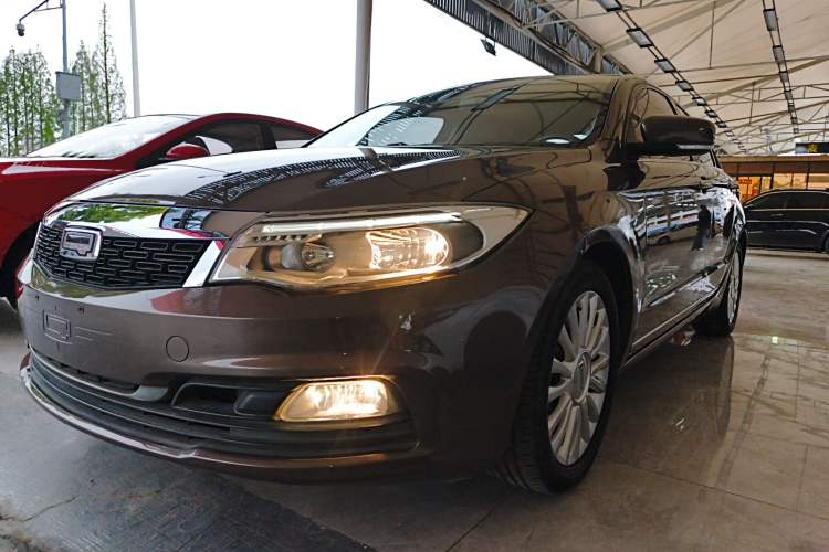 Used Qoros 3 2014 Sedan 1.6T Automatic ZhiZhen Model