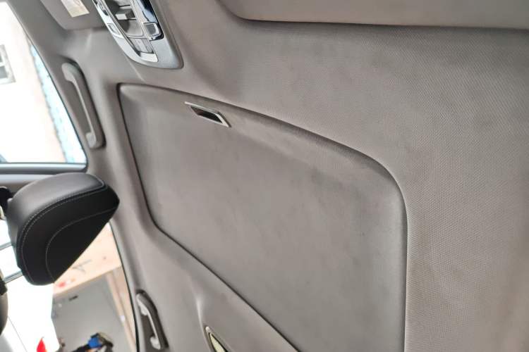 Used Geely Auto Emgrand 2019 Leading Edition 1.5L CVT Upward-Connected Model China VI Standard Headliner