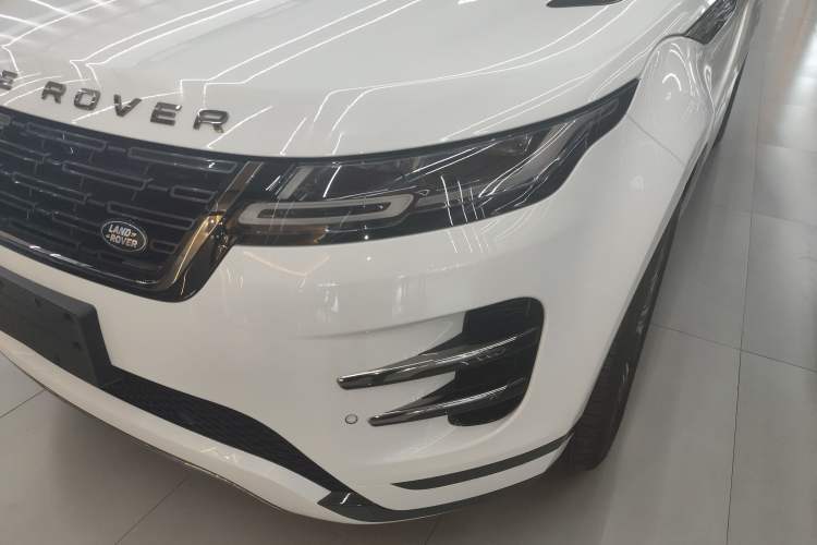 Used Land Rover Range Evoque 2024 Aurora L 249 PS Prestige Light-Chasing Edition
