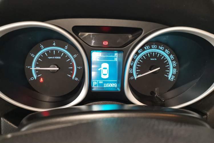 Used GAC Trumpchi GS5 2014 2.0L Automatic Two-Wheel Drive Deluxe Edition Instrument Cluster