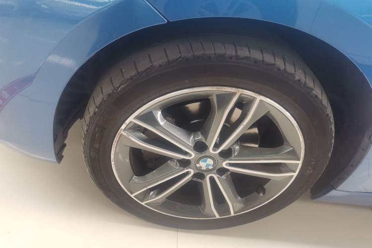 Used BMW 1 Series 2020 120i Fashion Model Left Front Wheel Hub