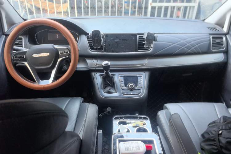 Used SAIC MAXUS G10 2023 2.0T Manual Multi-Function Version Diesel 7/8/9 Seats