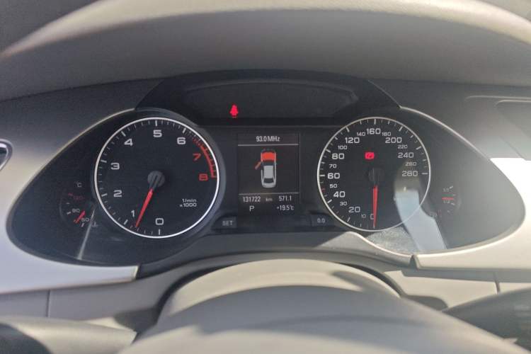 Used Audi A4L 2012 2.0 TFSI Automatic Technology Model Instrument Cluster