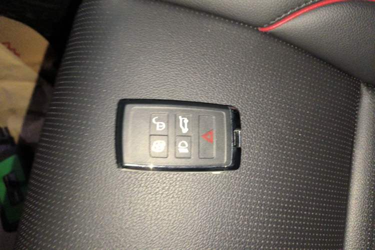 Used Land Rover Discovery Sport 2023 249 PS R-Dynamic SE Performance Tech Edition
