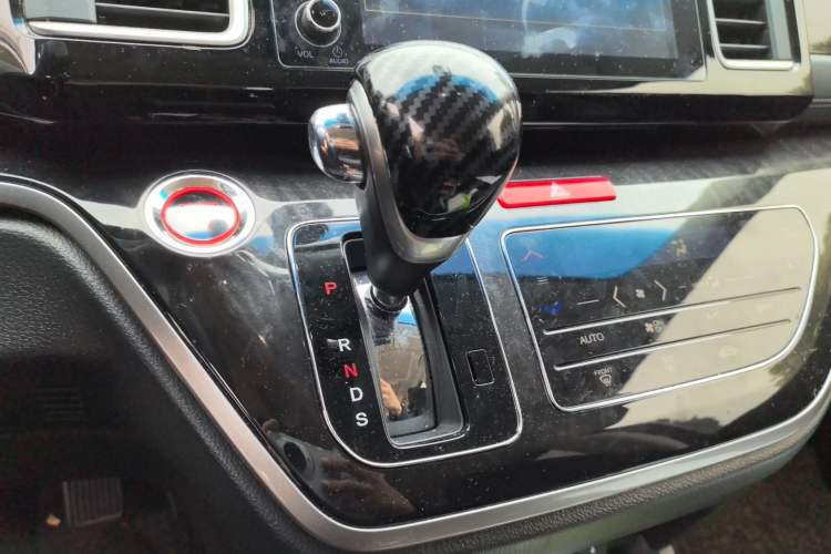 Used Honda Elysion 2019 2.0L Hybrid Luxury Edition Gear Lever