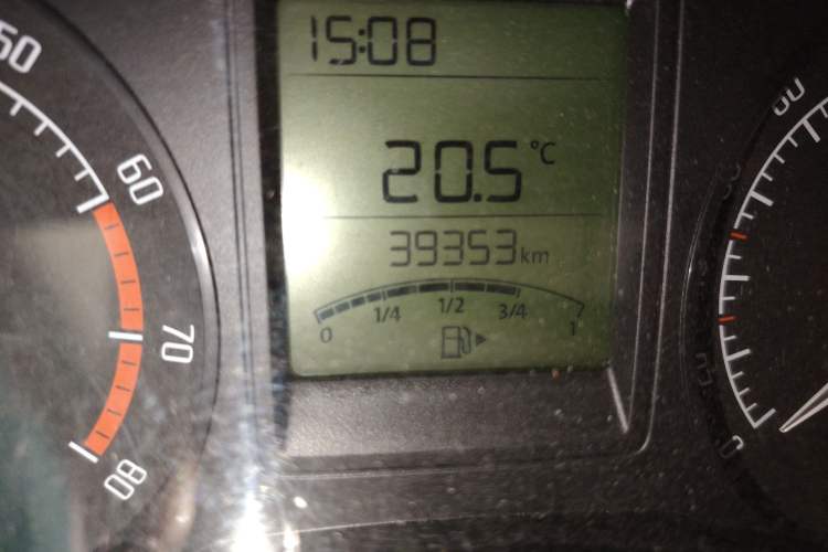 Used Skoda Fabia 2014 1.4L Manual Crystal Edition
