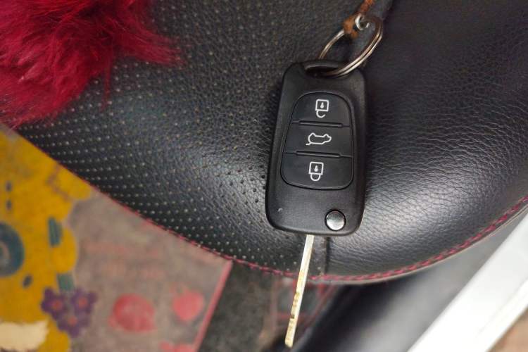 Used Kia K2 2015 Sedan 1.4L MT GLS Vehicle Key
