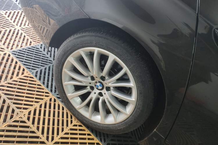 Used BMW 5 Series 2014 525Li Luxury Design Package