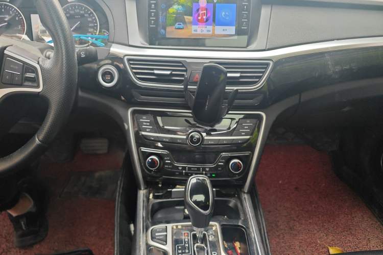 Used Geely Auto Emgrand GT 2016 2.4L Comfort Version Audio And AC Panel