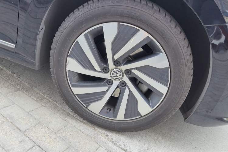 Used Volkswagen Passat New Energy 2019 430 PHEV Hybrid Elite Edition Right Front Wheel Hub