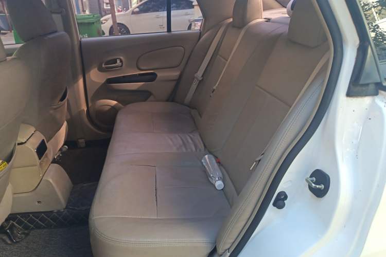 Used Venucia D50 2015 1.6L Manual Fashion Edition
