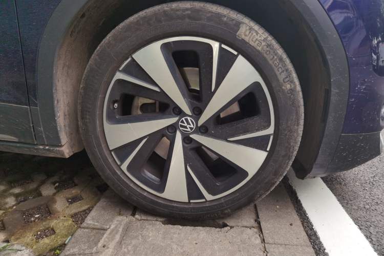 Used Volkswagen ID.6 X 2022 ZhiXiang Pure Long-Range Edition Right Front Wheel Hub