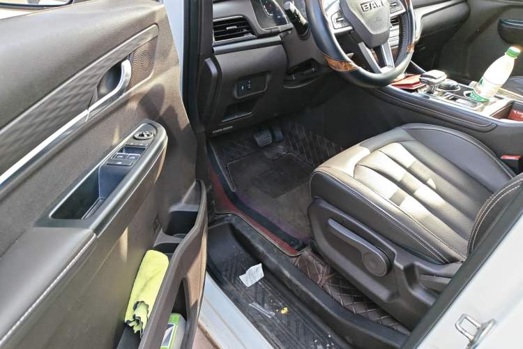 Used BAW Ruisheng Ace M7 2023 2.0L Automatic Long-wheelbase Business Version 7 Seats Driver Seat